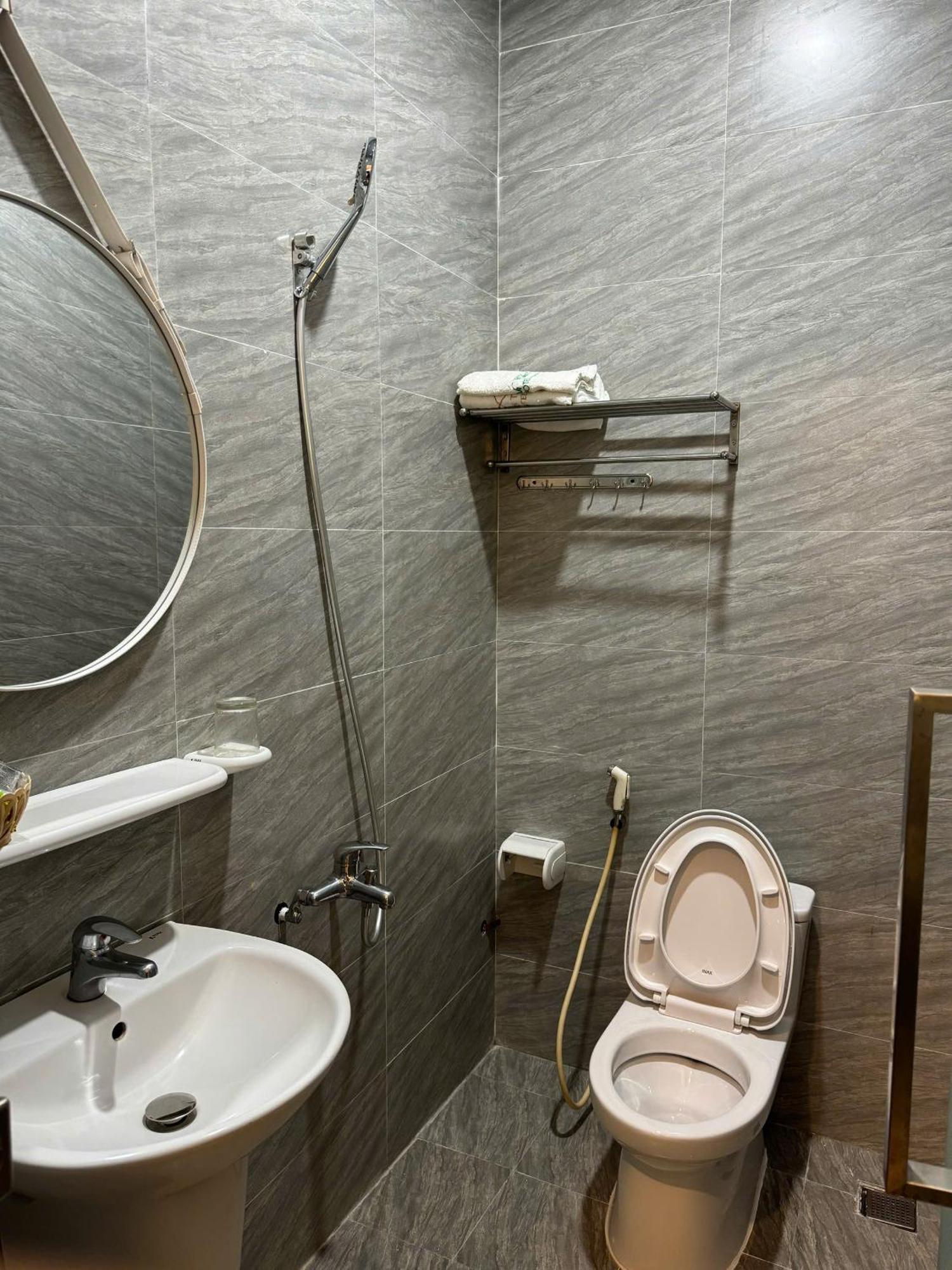 Thanh Thu 1 Hotel Kon Tum Екстер'єр фото